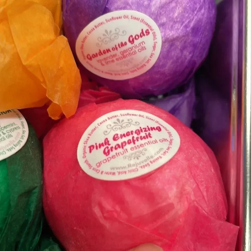 NWT Bath Bombs Aromatic Essential Oils.